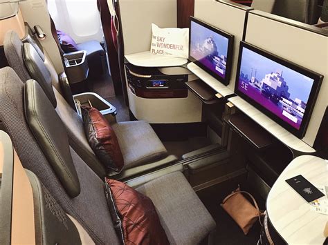 Review: Qsuite business class on the Boeing 777 .